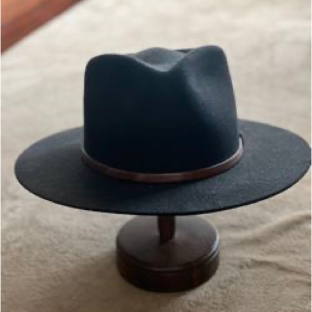 Goorin Bros Black Fedora with Ribbon Accent , Style is Billy the Kid